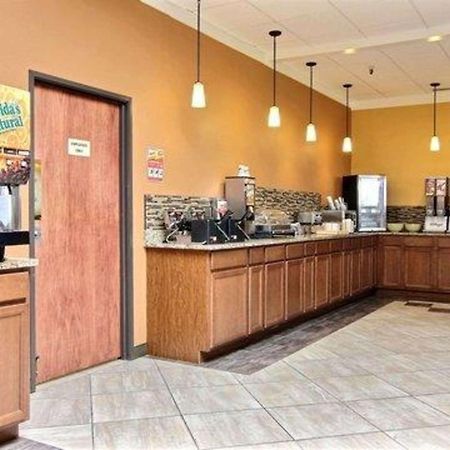 Quality Inn Thief River Falls Exterior photo