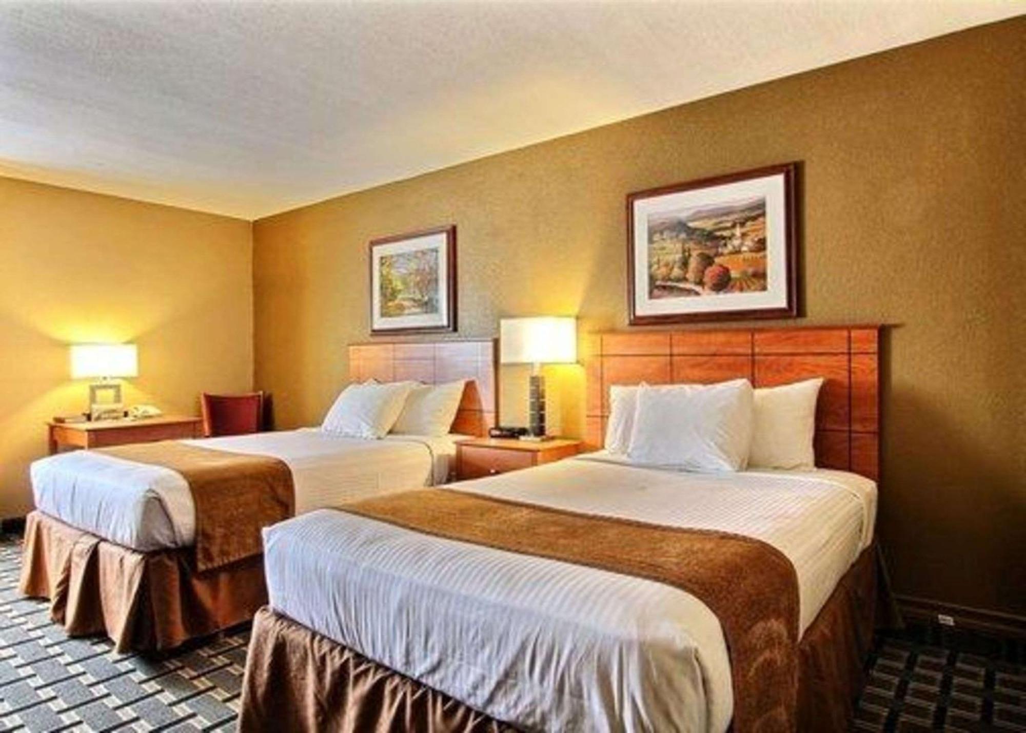 Quality Inn Thief River Falls Exterior photo
