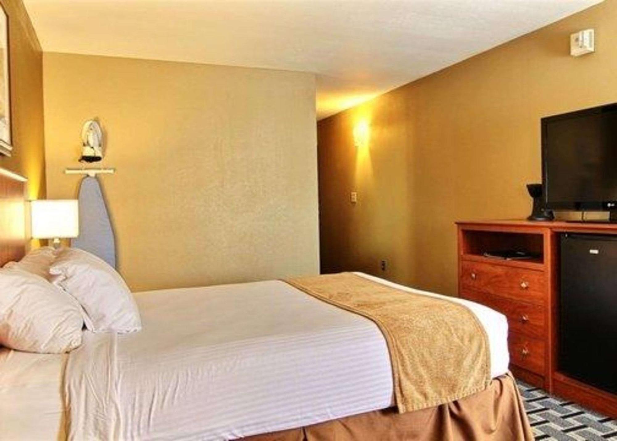 Quality Inn Thief River Falls Exterior photo