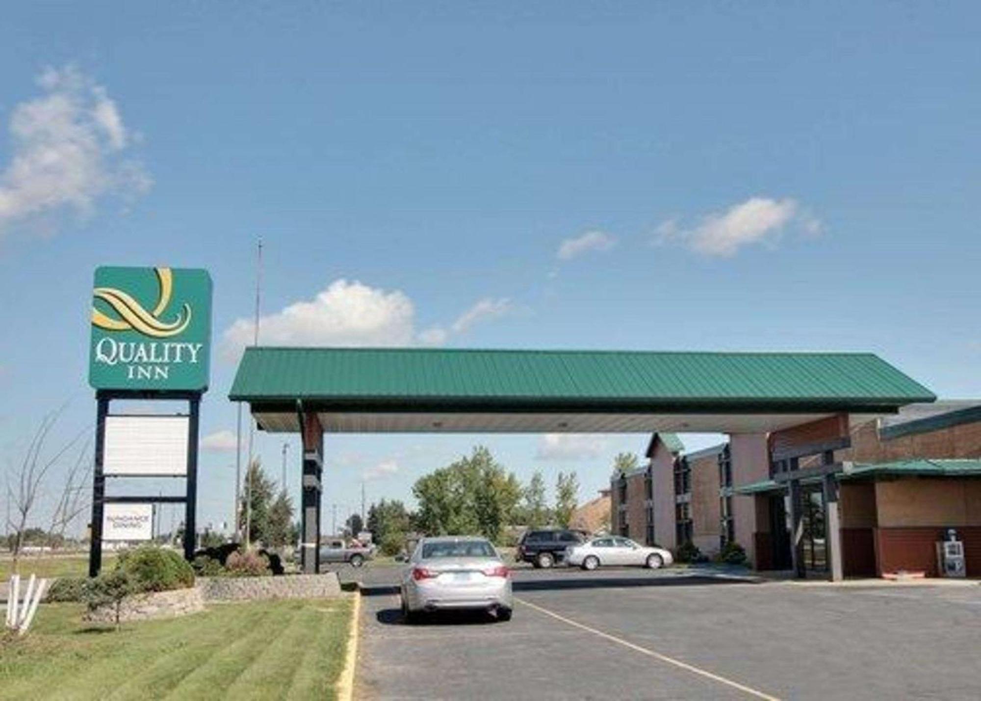 Quality Inn Thief River Falls Exterior photo